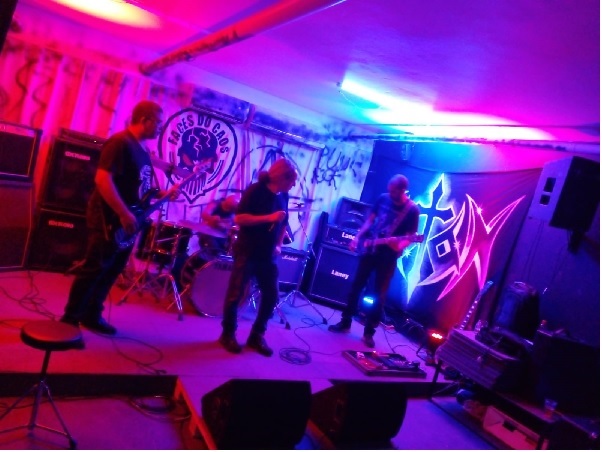 0 banda black