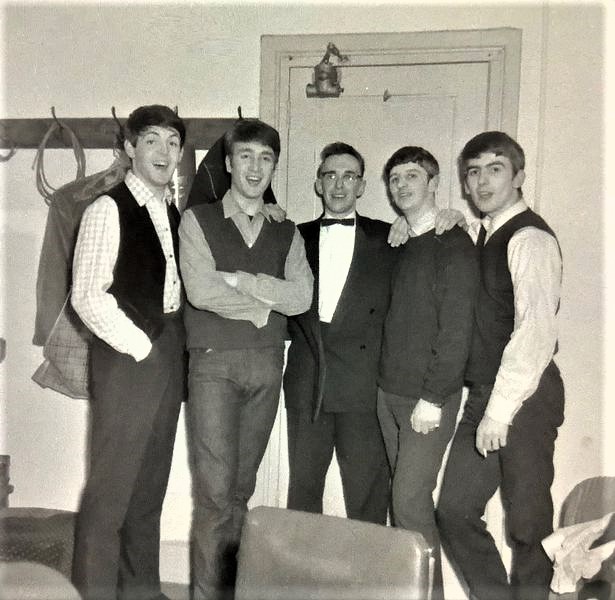 0 beatles-backstage