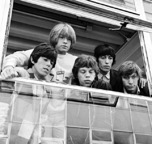 STONES APTO