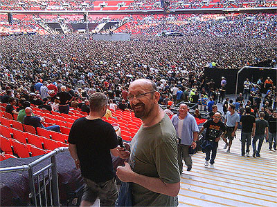 Barbieri no show da banda AC/DC Barbieri no show da banda AC/DC
