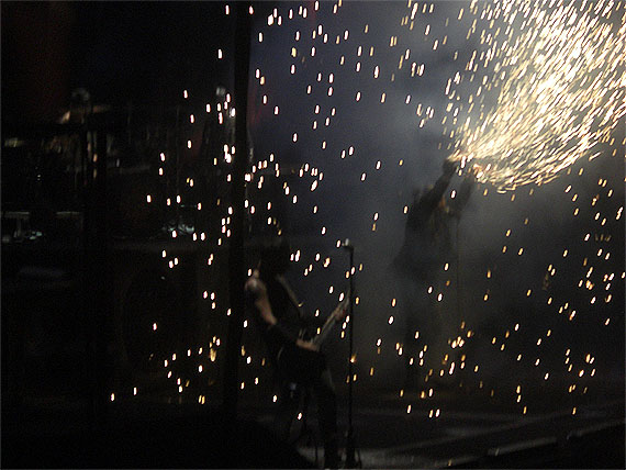 rammstein_fire_from_the_hand